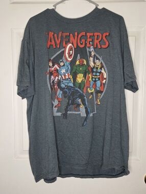 Marvel "Classic Avengers" Tshirt Mens Size 2XL